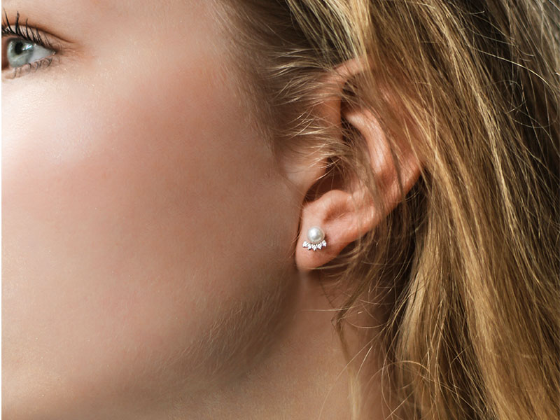 stud earrings